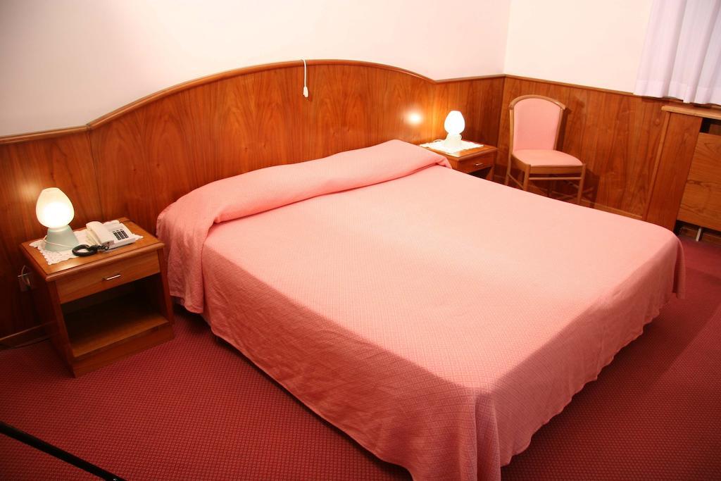 Hotel Roma Cividale del Friuli Szoba fotó