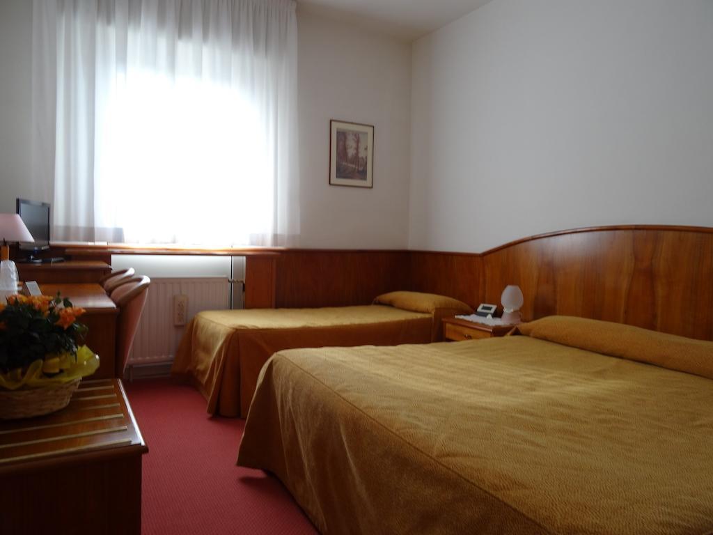 Hotel Roma Cividale del Friuli Szoba fotó